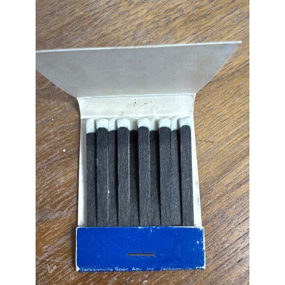 Vintage Matchbook The Snug Harbor Restaurant Fernandina Beach Florida Unstruck - Picture 3 of 6